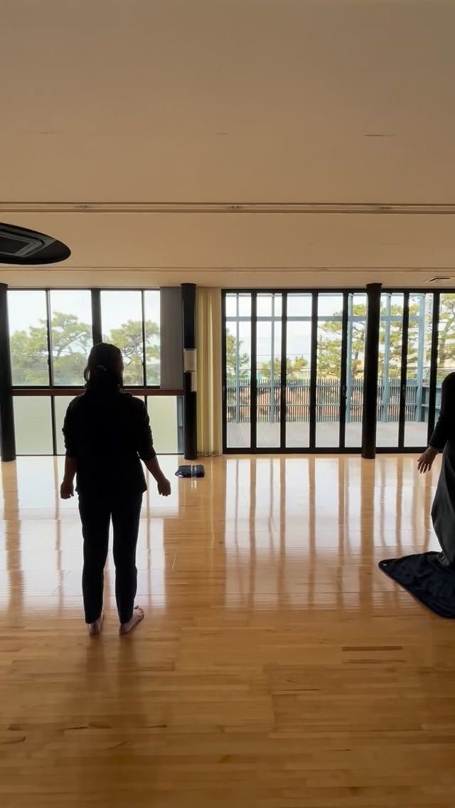 2026.2.24声ヨガの日

今日は大開放❣️先ず声を出して発散した後は
ゆるゆるして身体も動かしたくなったり
自分以外の人の響きでも癒されたりします
素敵な時間をありがとうございます

#茅ヶ崎 #声ヨガ#sephiroth